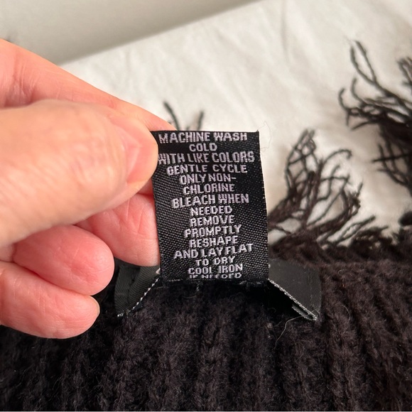 Jost Polly Color Block Eye Lash Fringe Cropped Knit Sweater - Picture 6 of 10